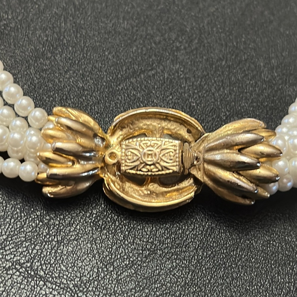 Korea Multiple Strand Faux Pearls W/ Black Glass & Rhinestone Clasp VTG Necklace - Picture 6 of 16